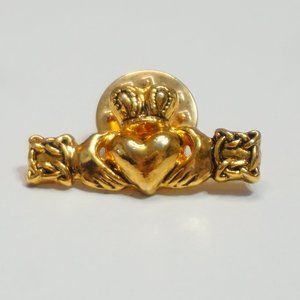 🌺 Host Pick 🌺 Gold Tone Claddagh Pin